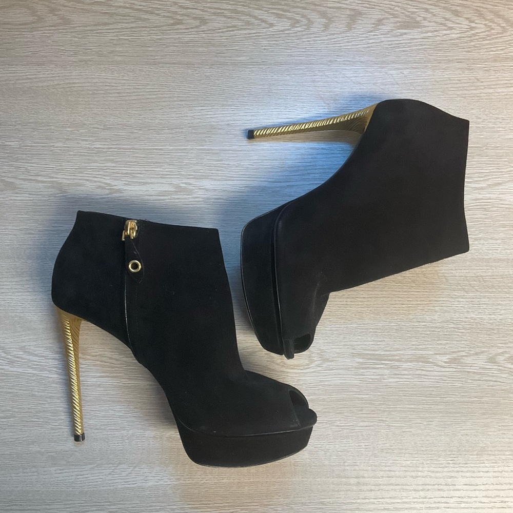 Vintage Louis Vuitton Suede Peep Toe pumps